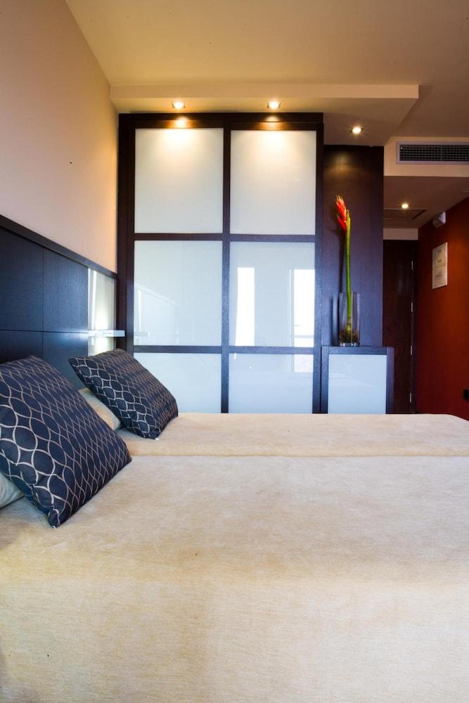 Royal Nayef Hotel Портоново Екстериор снимка